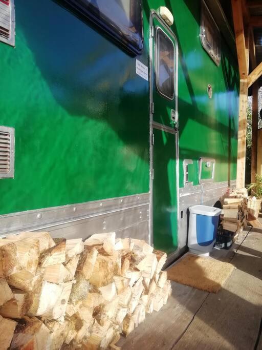 Truck & Pod Creative Nature Retreat. Bantry Exterior photo